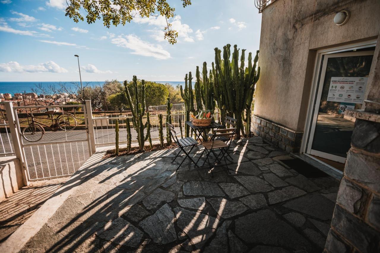 Agriturismo Rose Di Pietra Pietra Ligure Extérieur photo